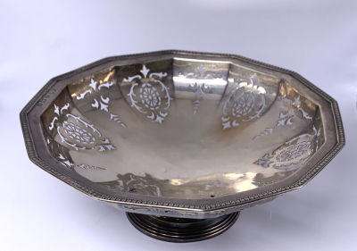 סלסלת כסף אנגלית ברמינגהם 1925 עבודת ניסור -משקל 290 גרם - קוטר 22 ס"מ-גובה 8.5 ס"מ