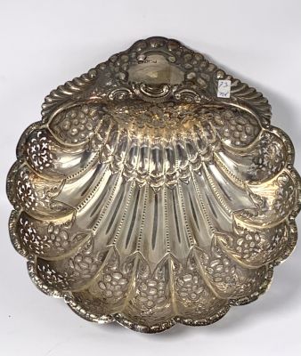 סלסלת כונכיה כסף אנגלי שפילד מ 1912 עבודת ניסור ותבליטים - משקל 356 גרם- 25X23 ס"מ - גובה 7 ס"מ 