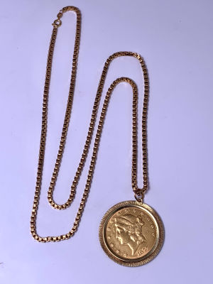 שרשרת זהב 18 קרט איטלקי 80 ס"מ אורך עם תליון מסגרת 40 מ"מ קוטר זהב עם מטבע זהב 20 $ USA -משנת 