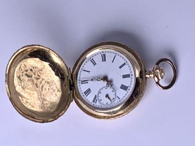 שעון כיס עתיק מאה 19 - זהב 14 קרט עם שלושה מכסים בעבודת חריטות מעולה ולוח אמייל במצב מצויין 