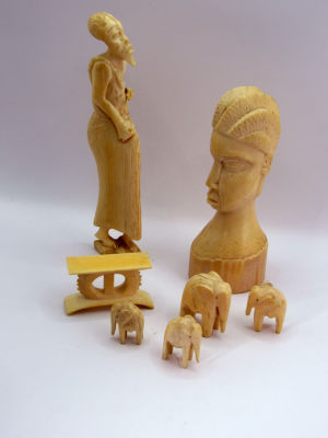 אוסף 7 פסלים אפריקאים גילוף עבודת יד מאוד ישנים -עתיקים - מידות : 16-13-5-3.5-3-3-2.5 ס"מ -(פסל 