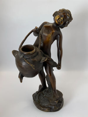 פסל ברונזה דמות נער ודלי מים חתום Auguste Moreau גובה 22 ס''מ