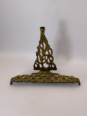 חנוכיית מתכת ארץ ישראל 13גובה ס"מ רוחב 17 ס"מ