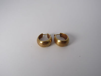 זוג עגלי זהב צהוב 18k תלייה לא חתום משקל 8.5 גרם