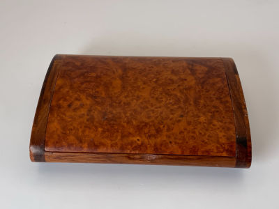 קופסת סיגריות עץ שורש גודל: 11.5X9X3 ס''מ