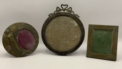 לוט מסגרות: שלושה מסגרות בסגנון ארט נובו גדלים: 11-6.5 ס''מ