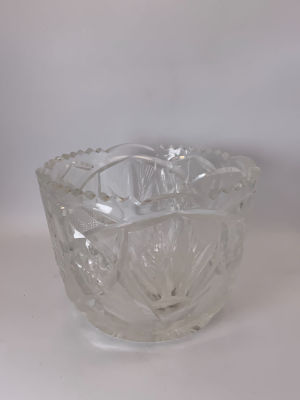 קערת קריסטל קוטר עליון: 15 ס''מ, גובה: 11 ס''מ