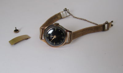 שעון יד זהב 14K TISSOT עם רצועת זהב משקל 22.2 גרם מנגנון מתיחה קוטר 21 מ''מ