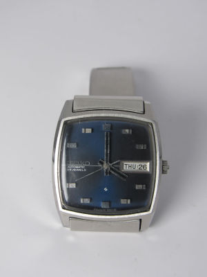 שעון יד SEIKO אוטומט 25 אבנים רצועת מתכת קופסא מלבנית גודל 30X36 מ''מ