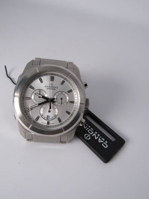 שעון יד CANDINO מנגנון קוורץ שוויצרי זכוכית ספיר רצועת מתכת במצב חדש קוטר 42 מ''מ