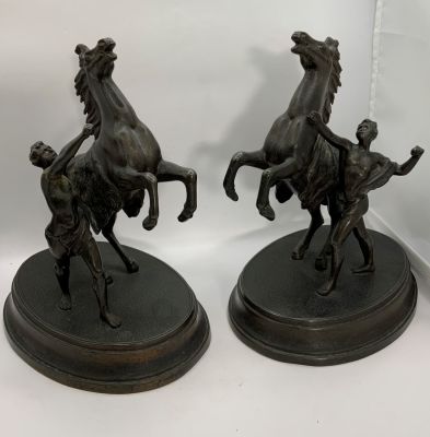זוג פסלי ברונזה AFTER L .GREGOIRE, סייס וסוס (יד מתוקנת ראו בתמונות)