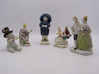 לוט 5 פסלוני פורצלן שונים חלקם חתומים ראה צילומים גובה: 6-10 ס''מ