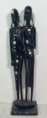 פסל עץ אגוני אפריקאי דמות לוחם ובת זוגתו גילוף עבודת יד מרשים גובה: 53 ס''מ גודל בסיס: 14X10 ס''מ