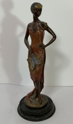 פסל ברונזה דמות נערת הפרפרים בשמלה אדומה צבוע ביד גובה: 30.5 ס''מ קוטר בסיס: 11 ס''מ