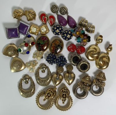 לוט 20 זוגות של עגילי קליפס\אופנה מחומרים שונים ודוגמאות שונות