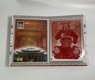 ספר jin shang wen hua zhong guo shang xi jian zhi &deg; shanxi mercant culture 
גודל הספר 33X25 ס"מ 