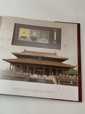 ספר postage stamps of china כולל בולים בכל דף מצב חדש באריזה 29X27 ס"מ
