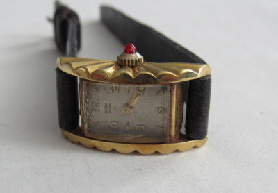 שעון יד נשי עתיק – קטן מכני זהב 18 קרט מצב עובד – 15X27 מ"מ