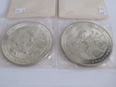 לוט 2 מדליות - 73 מ"מ קוטר - עבודת תבליטים במצב מעולה של THOMASON 
AND MOSES SMOTE THE ROCK AND 