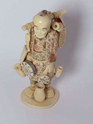 פסל גילוף עבודת יד איכותי מהמזרח הרחוק צייד עשוי מחומר טבעי גובה 18 ס''מ