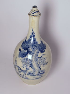 בקבוק קרמיקה עבודת יד עם ציור עבודת יד חיות בטבע גובה כולל פקק 30 ס''מ כנראה עתיק