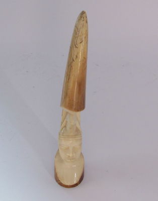 פסל אפריקאי עתיק גילוף עבודת יד עשוי חומר טבעי דמות אישה גובה 20 ס''מ