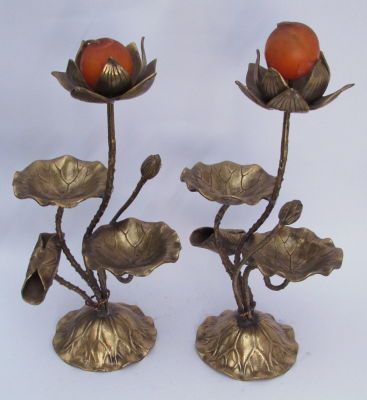 זוג פמוטי ברונזה\פליז בצורת צמח עם פרח, עלים גובה 37 ס''מ