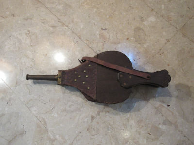 מפוח עץ עור ומתכת עתיק עבודת יד אורך 45 ס''מ רוחב 17 ס''מ