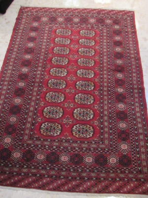 שטיח בוכרי תיקון בשוליים מעט משופשף אך שמור טוב 190X130 ס''מ