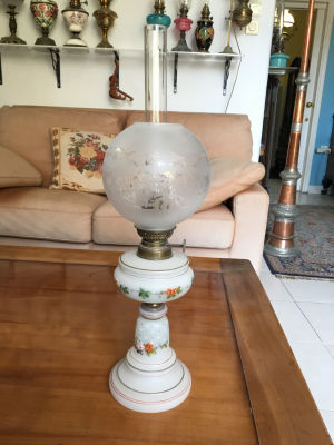 עששית נחושת וזכוכית מצויירת עבודת יד עתיקה עם אהיל זכוכית חיתוך עבודת יד מרשים ואיכותי גובה 