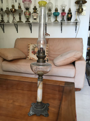 עששית ברונזה שיש וזכוכית מעוצב מרשים גובה כולל אהיל 57 ס"מ גודל בסיס 12X12 ס"מ