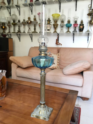 עששית נחושת וזכוכית עבודת ריקועים יש נו תיקון בנחושת ראו בתמונות אהיל זכוכית סדק ושבר ראו 