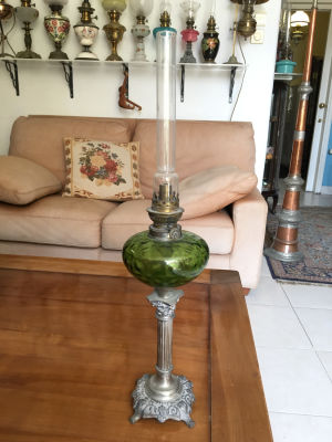 עששית מתכת וזכוכית גובה כולל אהיל 59 ס"מ גודל בסיס 10X10 ס"מ