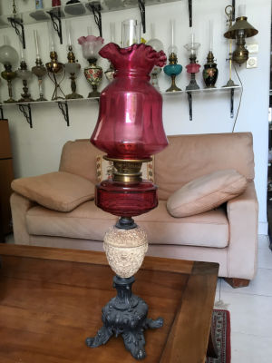 עששית מתכת וזכוכית עבודת מיוחדת במרכז גובה כולל אהיל 71 ס"מ גודל 15X15 ס"מ