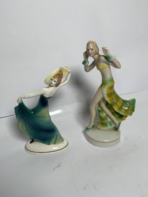 זוג פסלוני פורצלן ארט דקו גבהים 15.5 ו-12.5 ס''מ