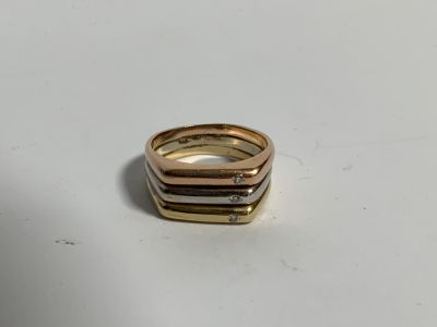 טבעת זהב 14K איטלקי 3 צבעים משובץ 3 יהלומים של 3 נק' כל אחד בסגנון CARTIER חתום משקל 7 גרם