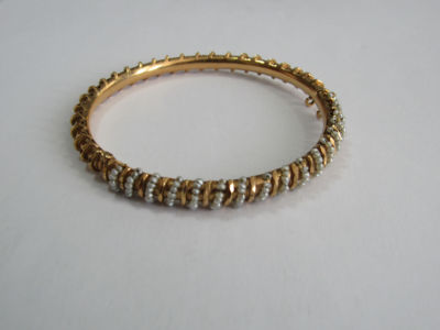 צמיד חישוק נפתח זהב 21 קרט - לא חתום-נבדק - עם שיזור פניני בחריין 1 מ"מ בחצי צמיד קוטר5.8 