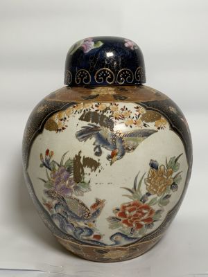 אגרטל פורצלן גדול סיני צבוע ביד גובה 32 ס"מ חתום עם מכסה