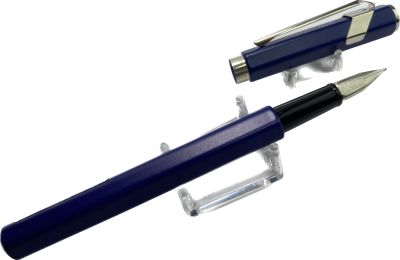 עט נובע caran d'ache שוויצרי לא נטבל בדיו מידת הציפורן m צבע כחול במצב כללי כחדש אורך 14 ס׳׳מ