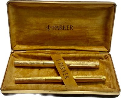 סט עטי PARKER בקופסא מקורית, צבעי זהב שונים, עט נובע 14K ציפורן לא נטבל בדיו, עט כדורי עובד 