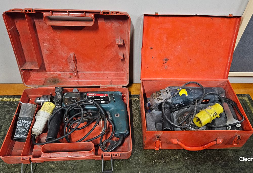 Lot 140: Bosch 110 volt drill and bosch 110 volt angle grinder