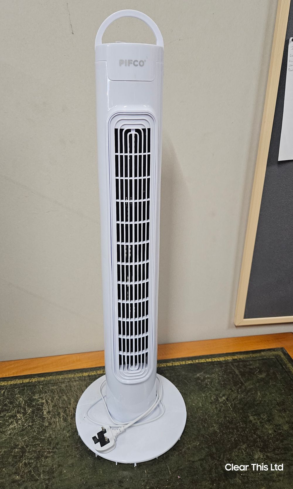 Lot 207: Pifco free standing tower fan