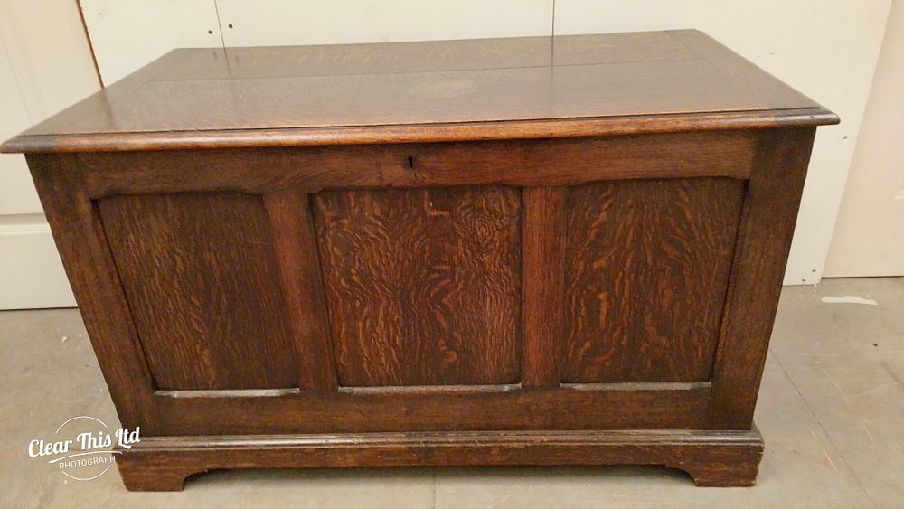 Lot 317: Vintage bedding box