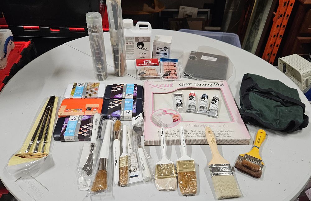 Lot 279: Selection of Art Materials.