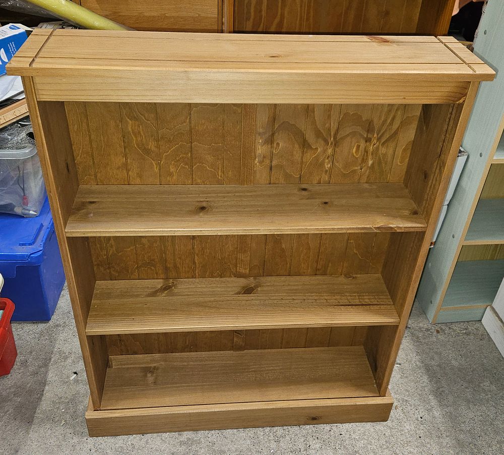 Lot 165: 3 Tier Book Case