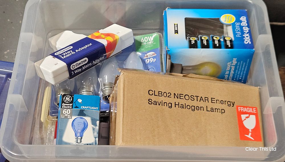 Lot 299: Box of assorted bulbs