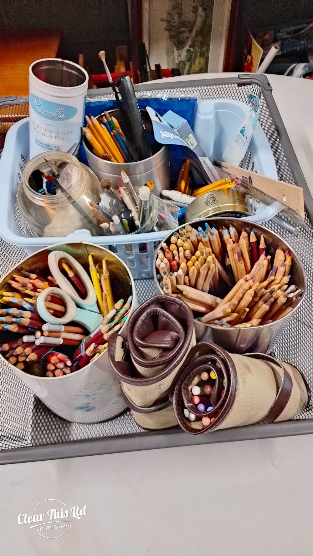 Lot 286: Mixed lot of art materials