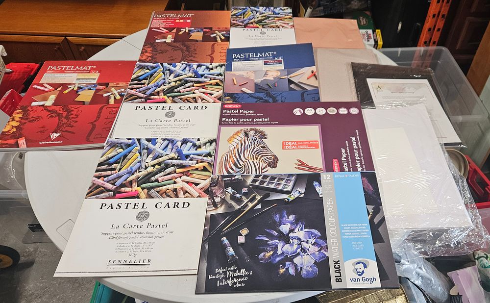 Lot 260: Lot of Artists Pastel Paper / Card