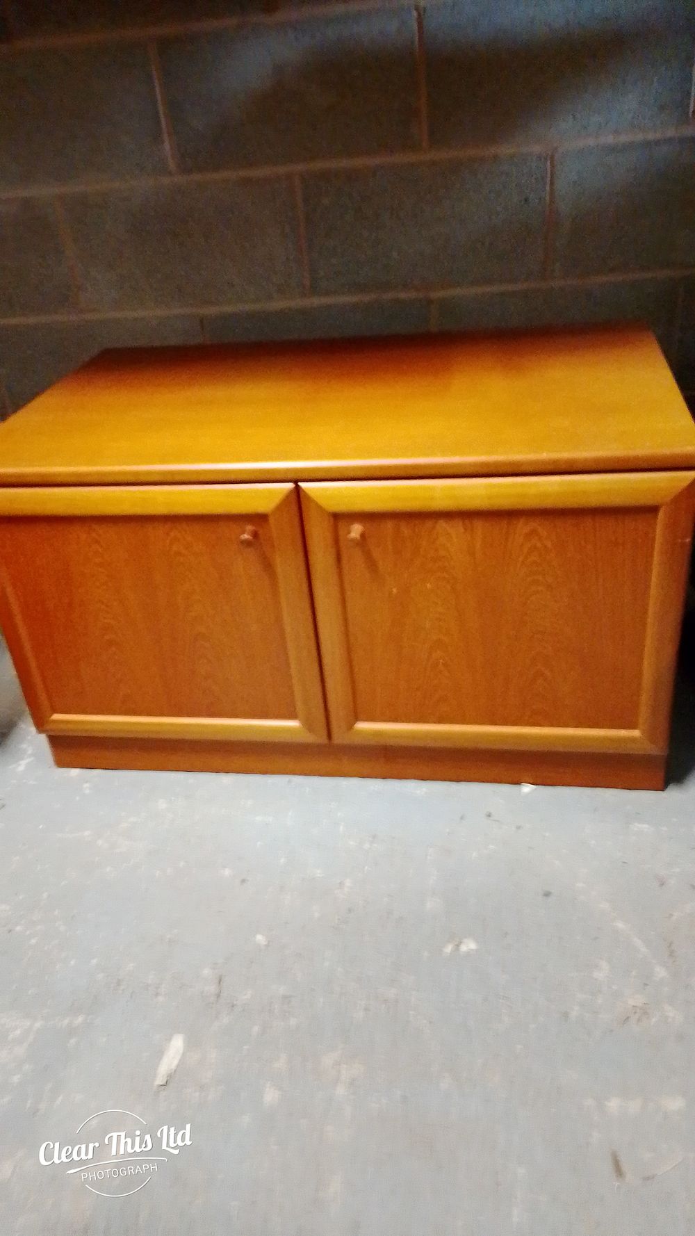 Lot 200: McINTOSH MEDIA CABINET