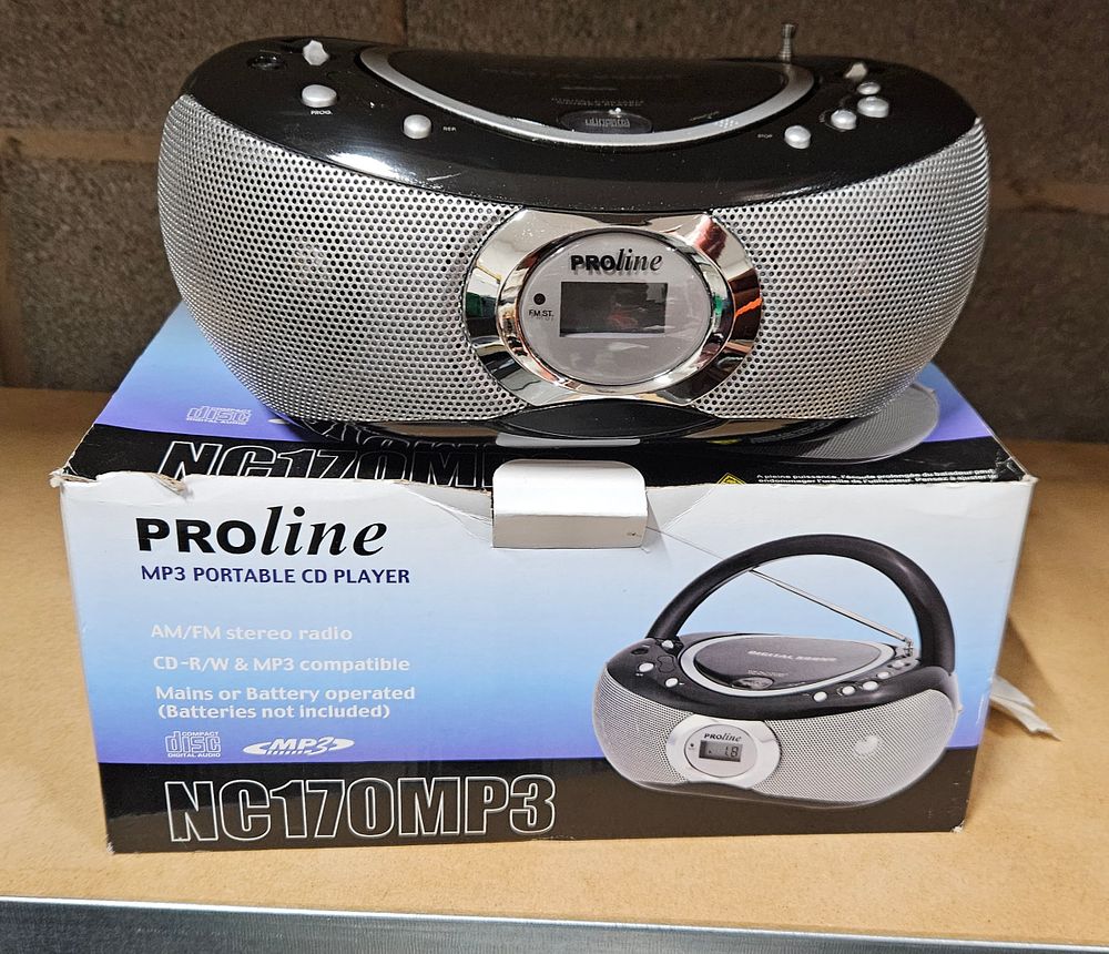 Lot 244: Proline Boxed CD Radio MP3,
